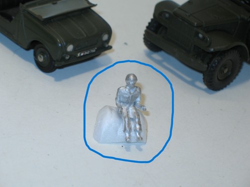R13 dinky toys soldat - 1,