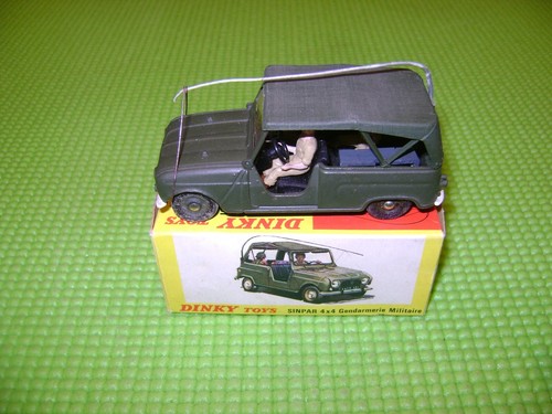 Dinky toys 815 renault - dinky,